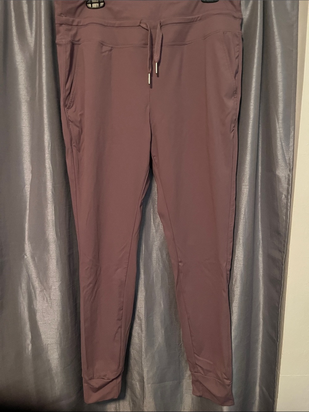 Slim Fit Joggers in Mauve